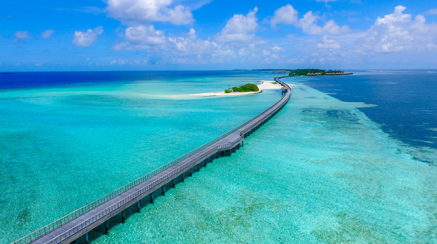 <p>Discover Both Connected Islands</p>