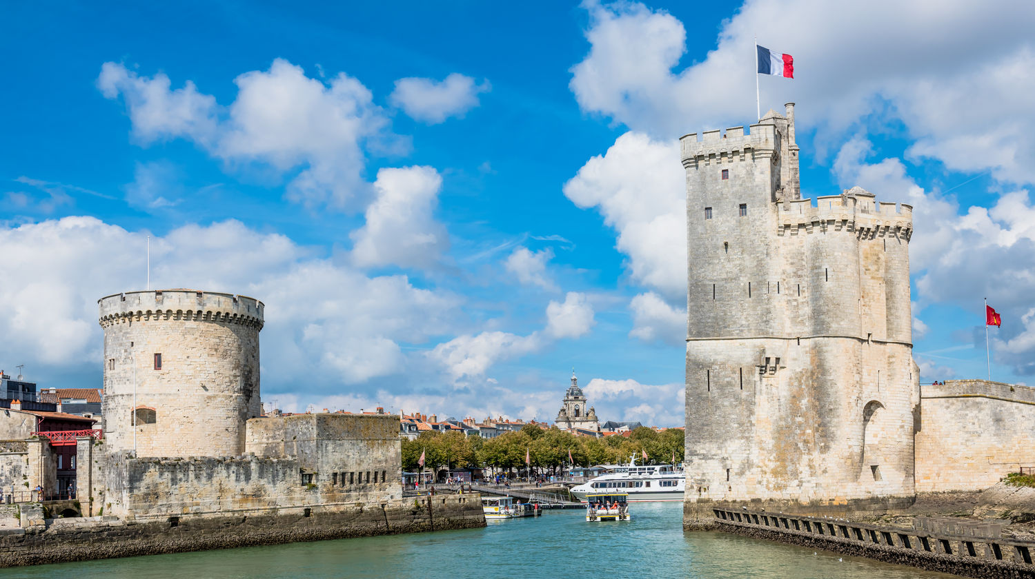 <p><strong>La Rochelle, France: 8:00 AM - 6:00 PM</strong></p>