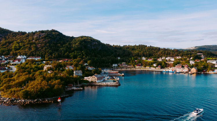 <p><strong>Stavanger, Norway (8:00 AM - 6:00 PM)</strong></p>