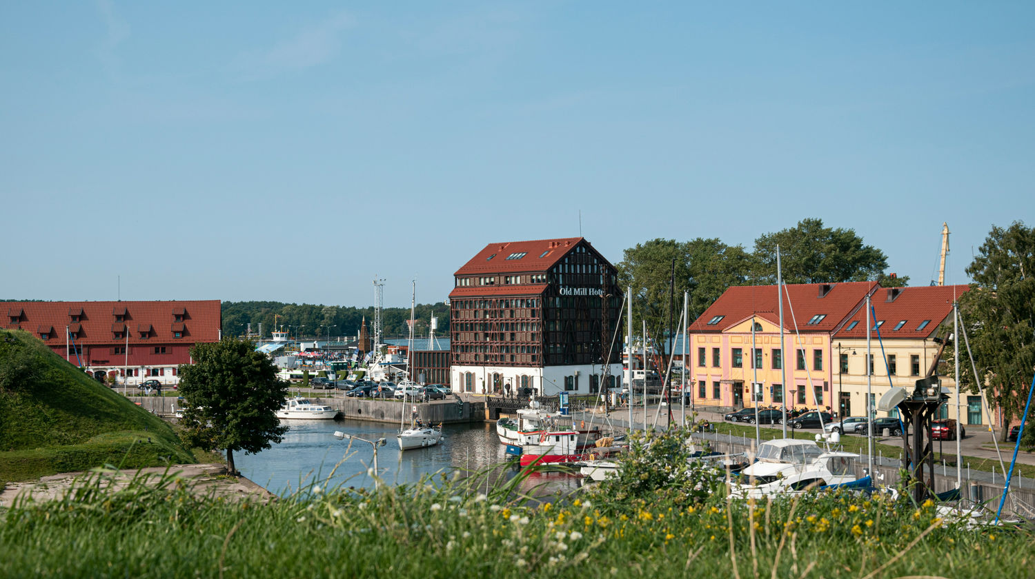 <p><strong>Klaipėda, Lithuania (7:00 AM - 3:30 PM)</strong></p>