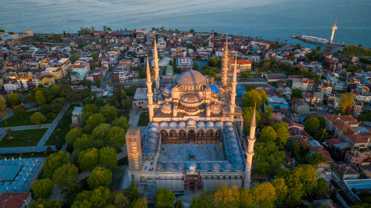 Istanbul, Turkey (10:00 AM - 11:00 PM)