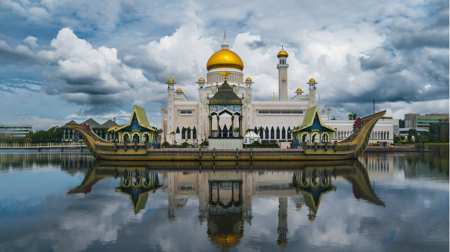 Omar Ali Saifuddien Mosque, Bandar Seri Begawan, Brunei