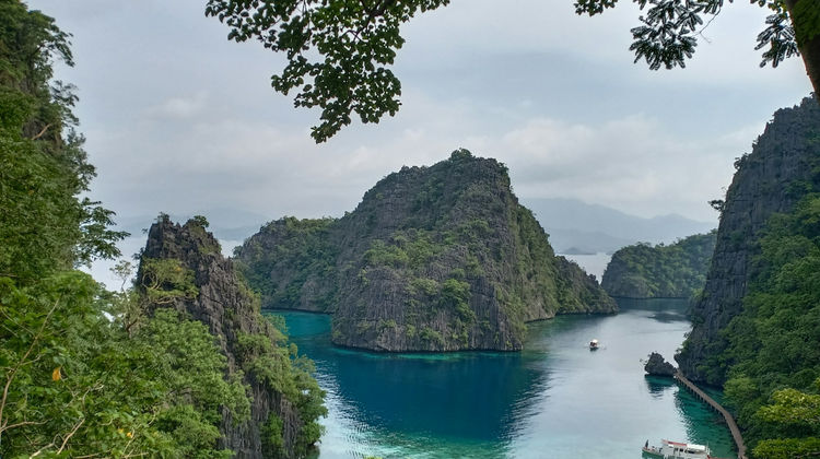 <p><strong>Coron, Philippines (7:00 AM - 4:00 PM)</strong></p>