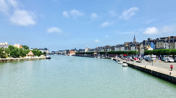 <p><strong>Le Havre, France: 10:00 AM to 9:30 PM</strong></p>