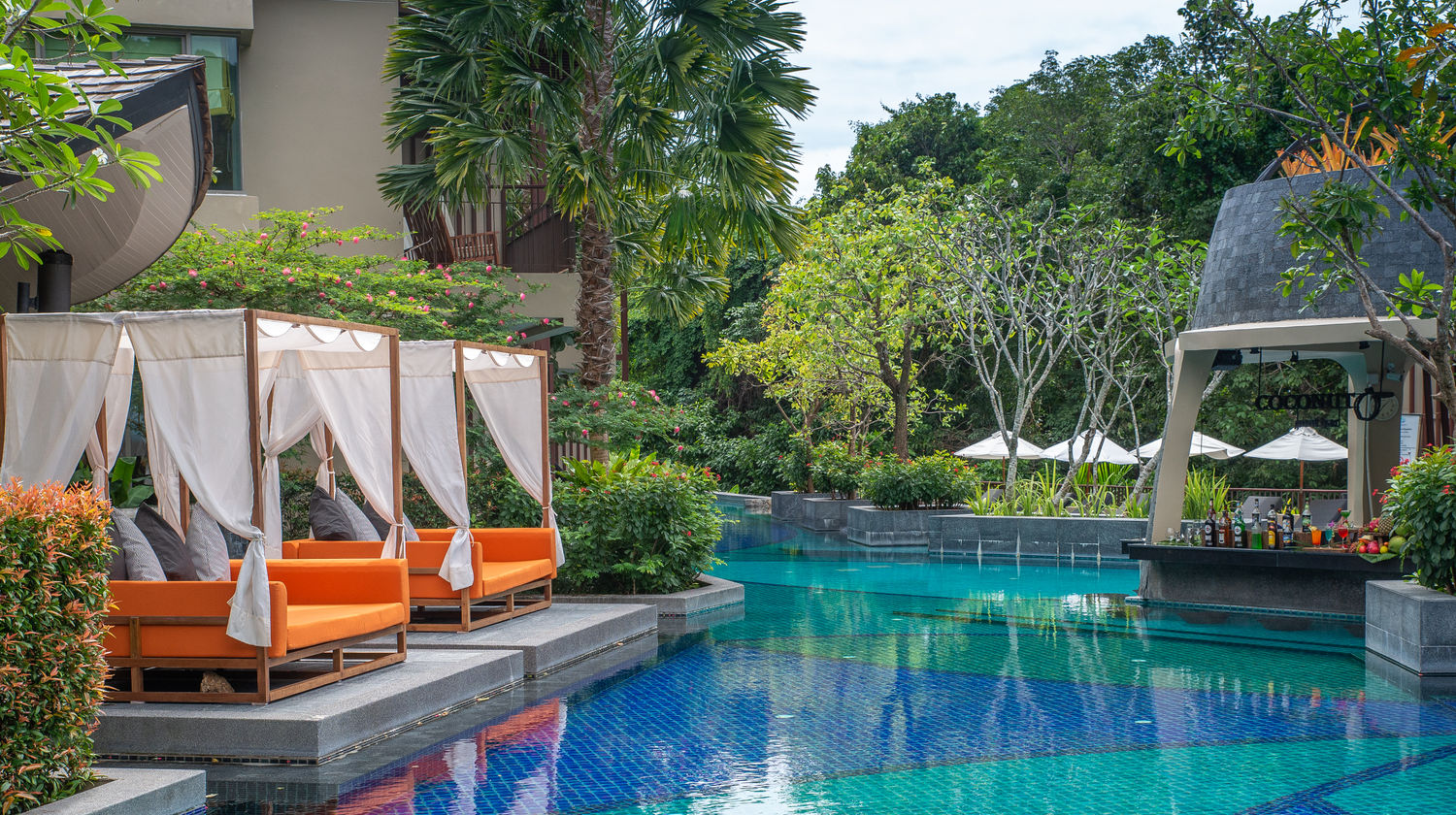 Coconut Pool, Mandarava Resort and Spa, Karon Beach