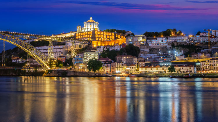 Iconic View to Vila Nova de Gaia, Porto