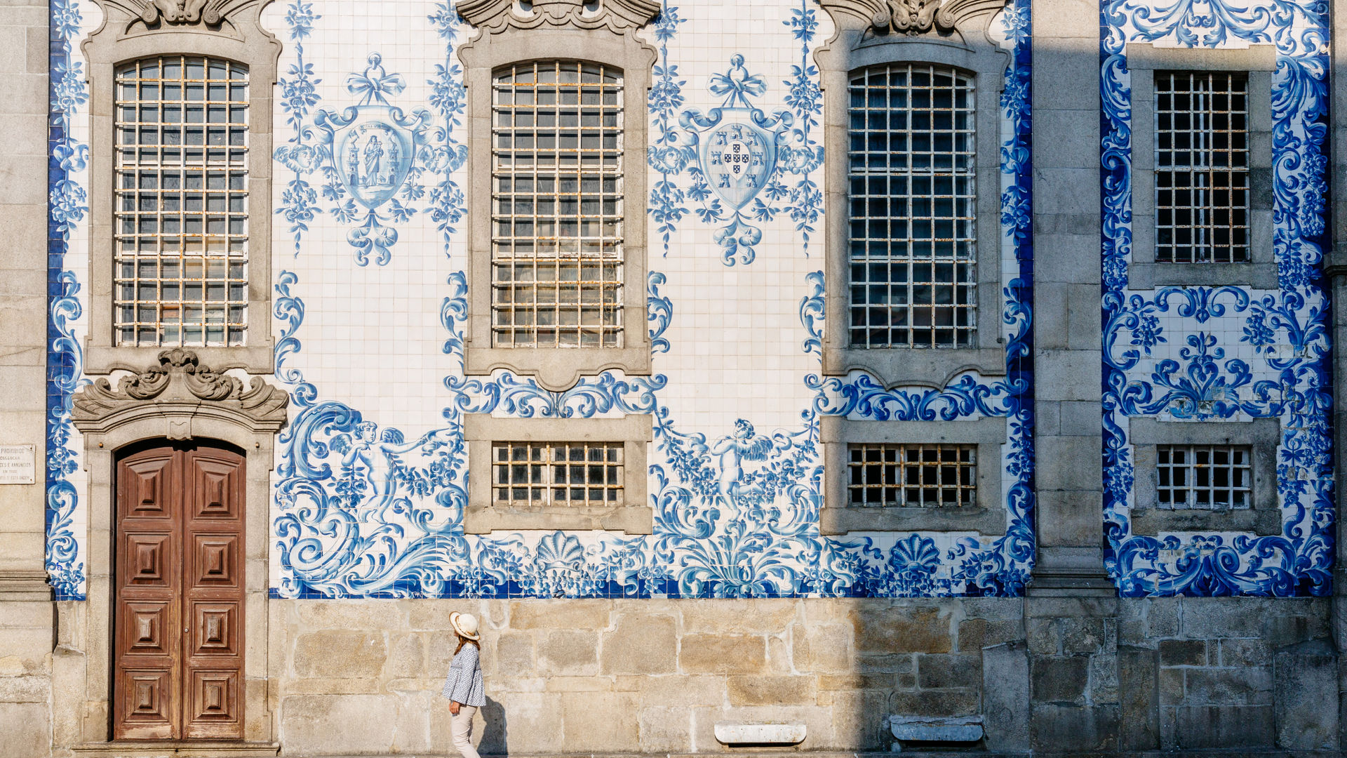 Admire Porto’s beautiful azulejo-covered Igreja do Carmo
