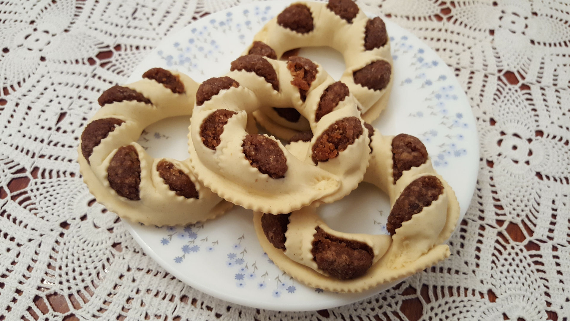 Traditional São Jorge Pastry - Espécies - photo by our Portuguese Market Manager João