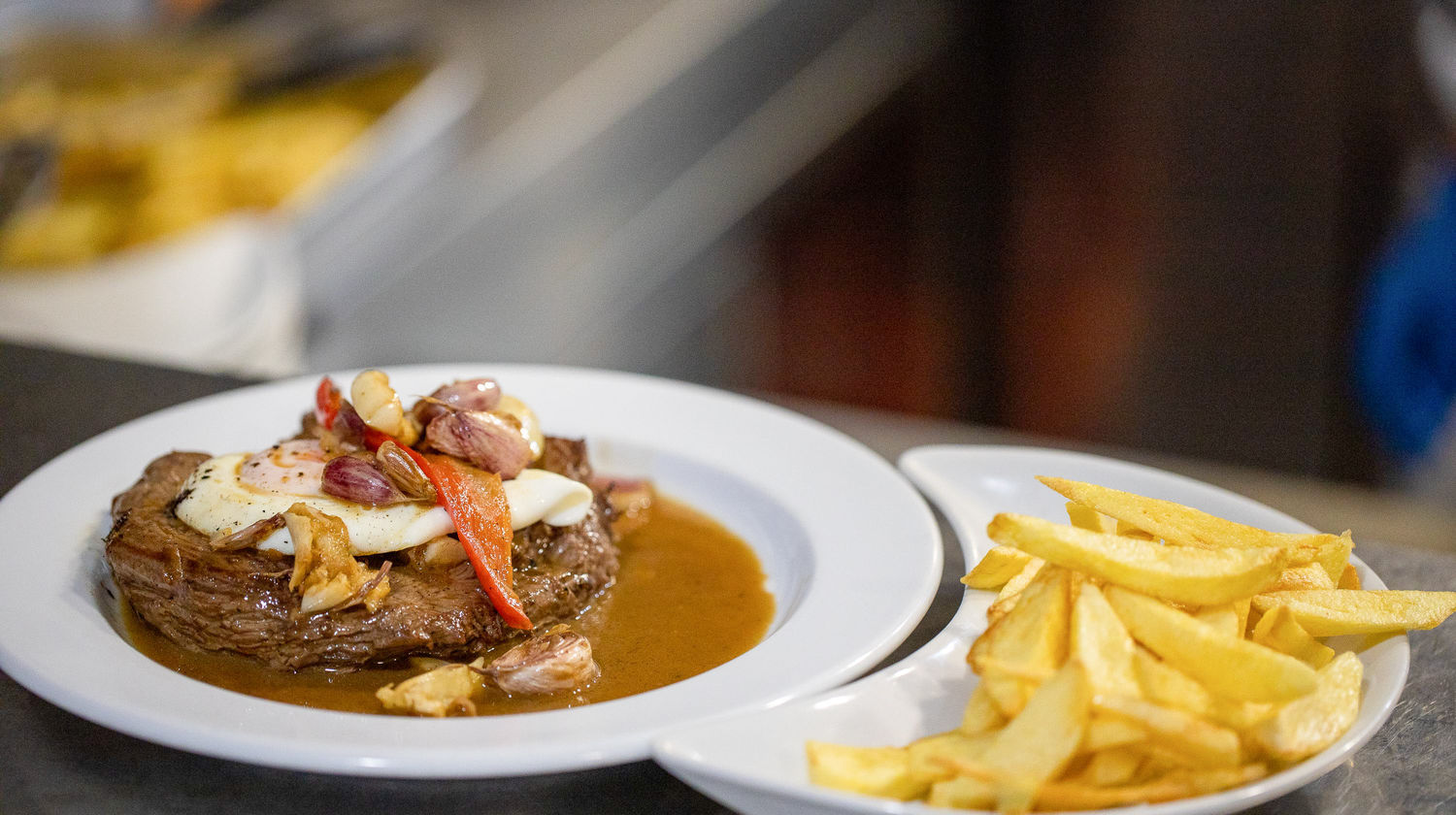 Bife à Regional, Traditional Azorean Steak