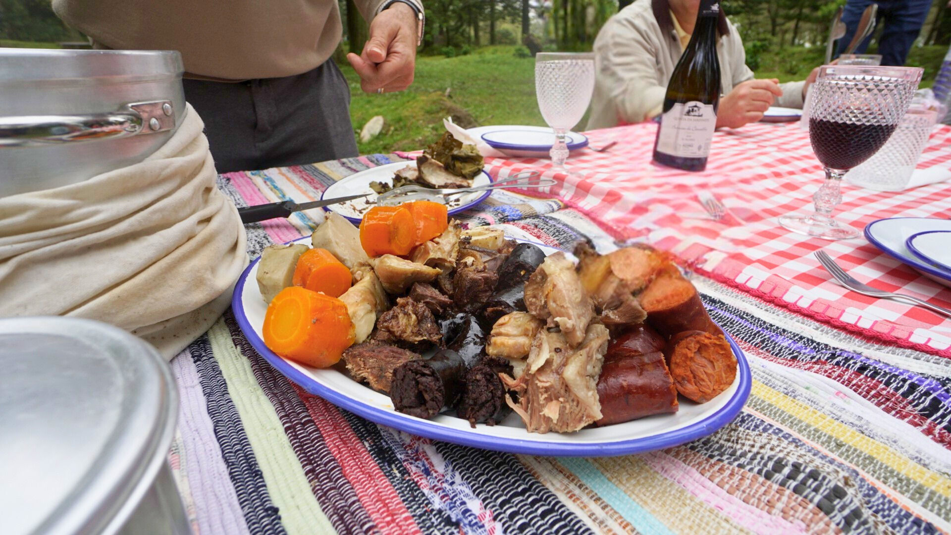 Real Clients Enjoying Our Private Heritage Tour - Traditional Cozido Lunch in Furnas