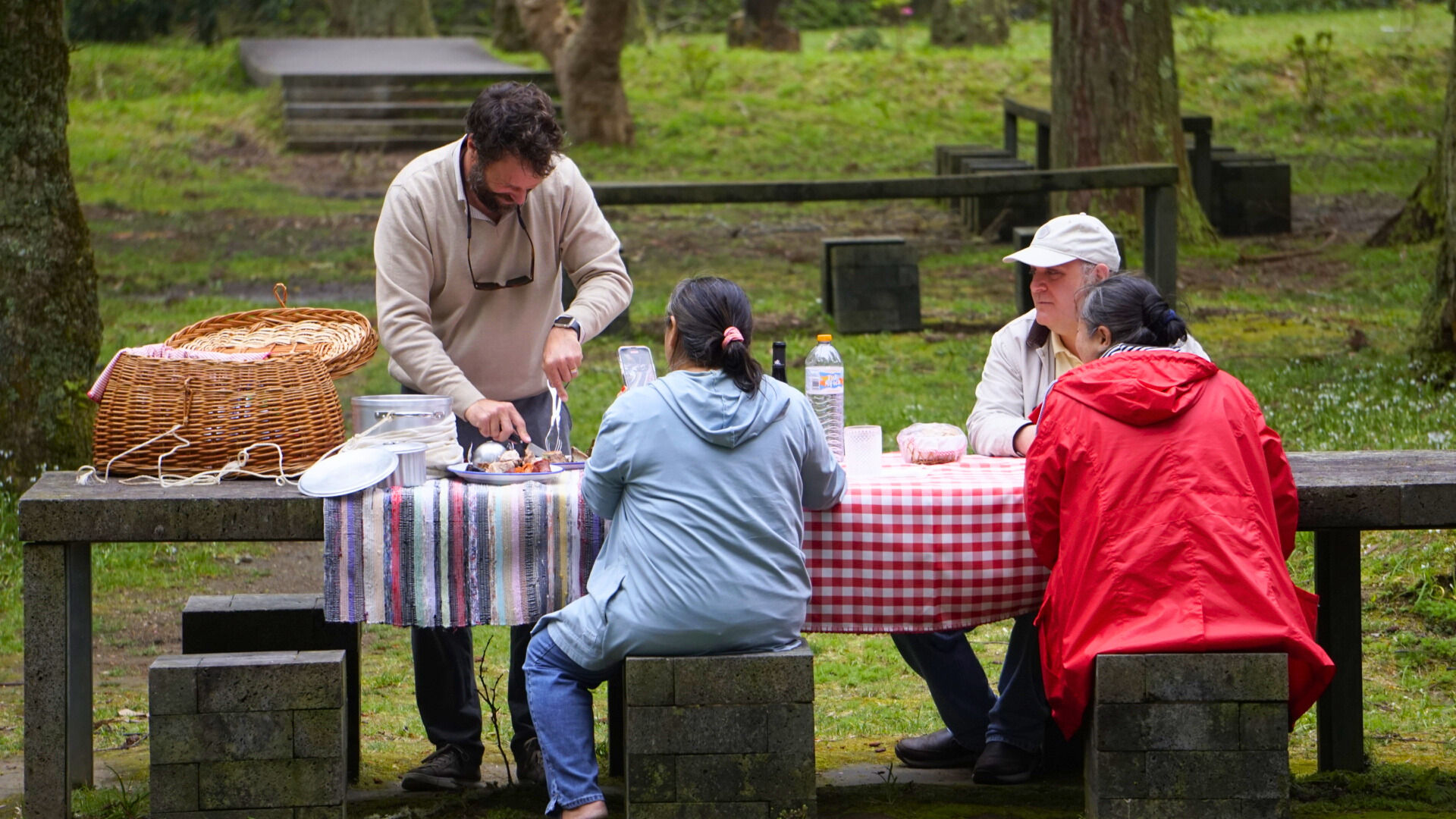 Real Clients Enjoying Our Private Heritage Tour - Traditional Cozido Lunch in Furnas