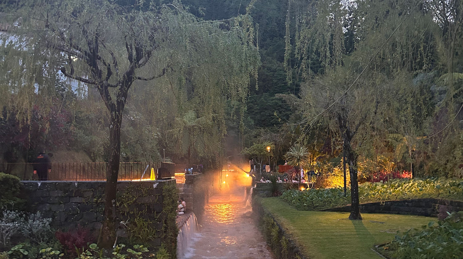 <p><strong>Arrival and Drive to Furnas</strong></p>