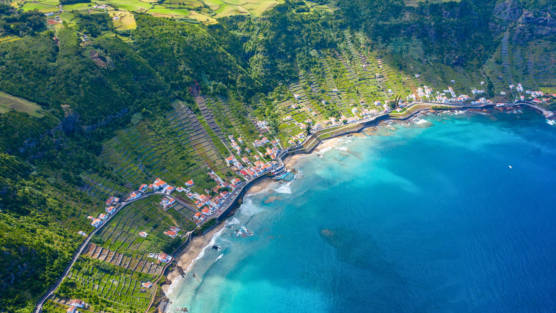 São Lourenço Bay, Santa Maria Island
