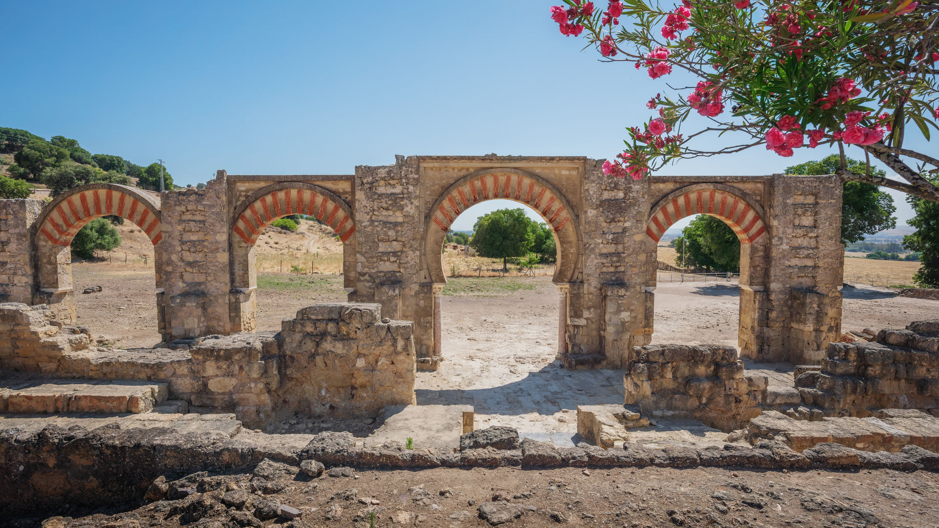 Bab al-Sudda Portico – Medina Azahara’s Architectural Wonder