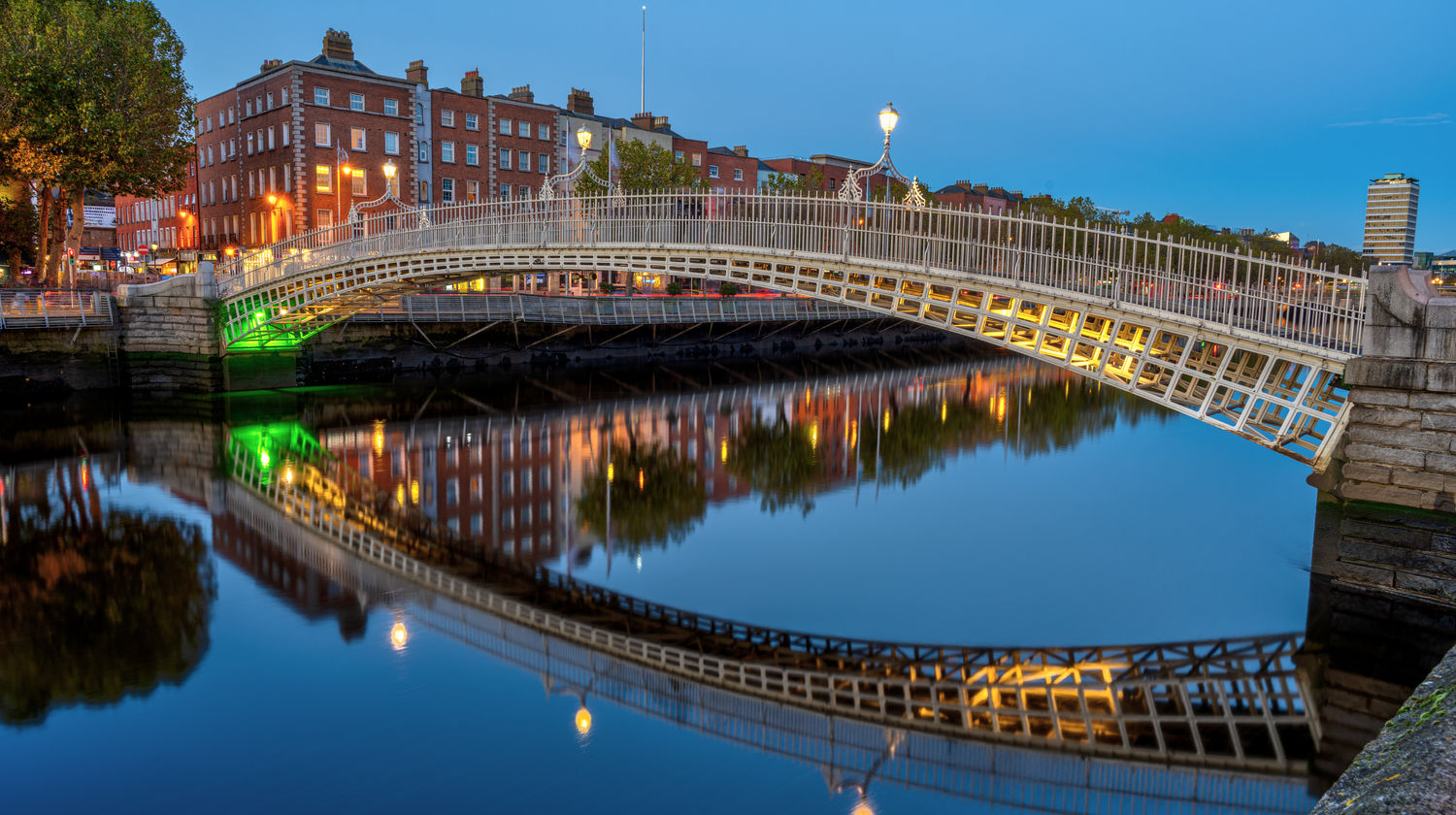Ha'penny Bridge, Dublin, Ireland