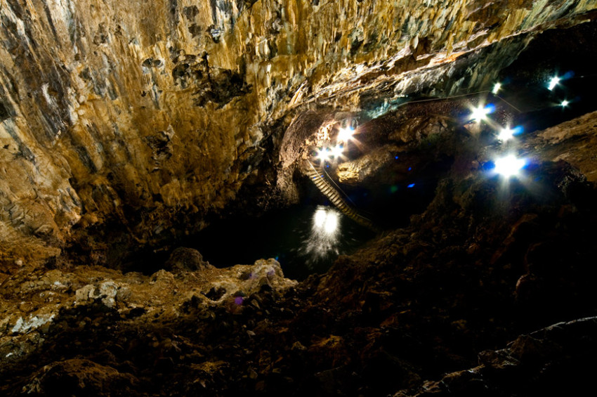 Van Tours: Best of Terceira Volcano Experience (Entrance Tickets Included) - Small group