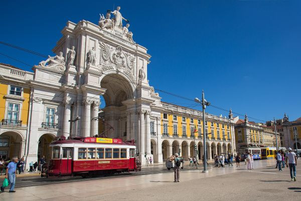 Hop on Hop Off: Hills Tramcar Tour - Typical Lisbon on a historical tramcar