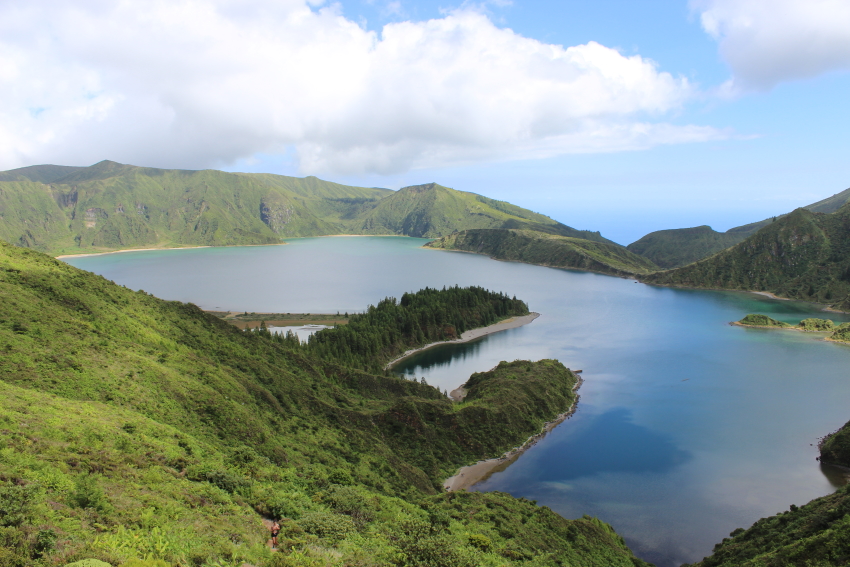 Passeio de Carrinha: Meio Dia Lagoa do Fogo  + Cascata