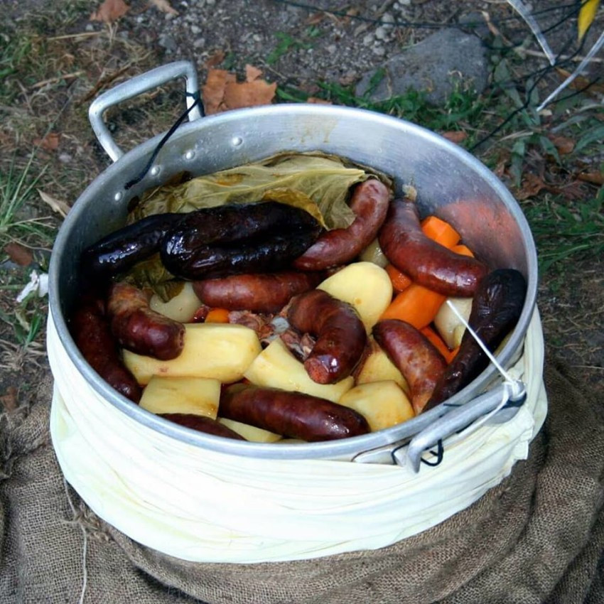 Cooking Classes: Cook Your Own Cozido - With Visit to Furnas and Placement of the Pot in the Caldeiras Included!