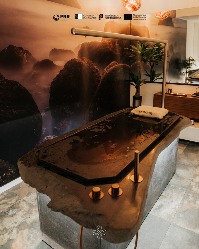 Spa Treatment: Vulcanic UNIQUE Massage