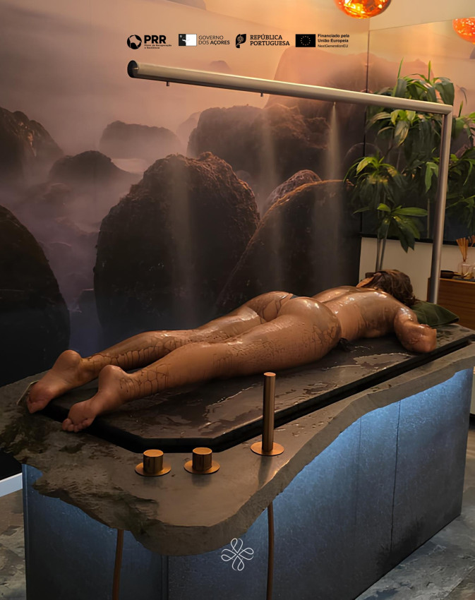 Spa Treatment: Vulcanic UNIQUE Massage