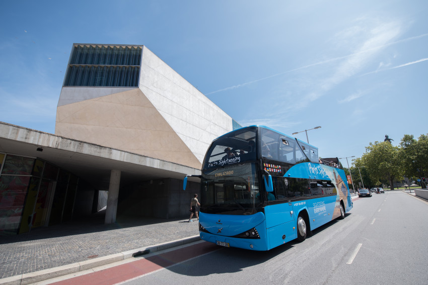 Hop on Hop Off: Come aboard the Hop-on Hop-off Porto bus to explore the charming city (24H)