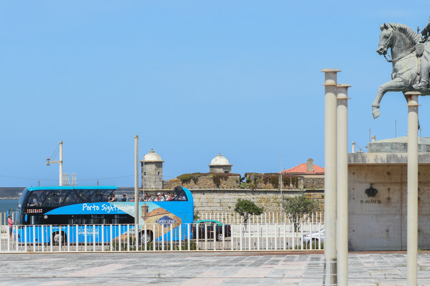 Hop on Hop Off: Come aboard the Hop-on Hop-off Porto bus to explore the charming city (48H)