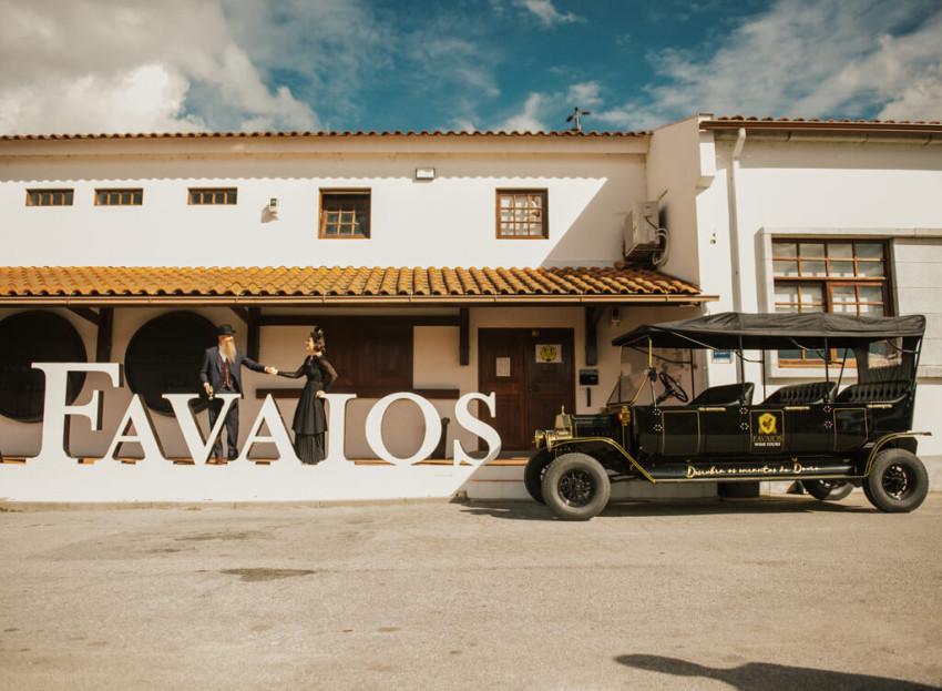 Food & Wine Tours: Feel Favaios