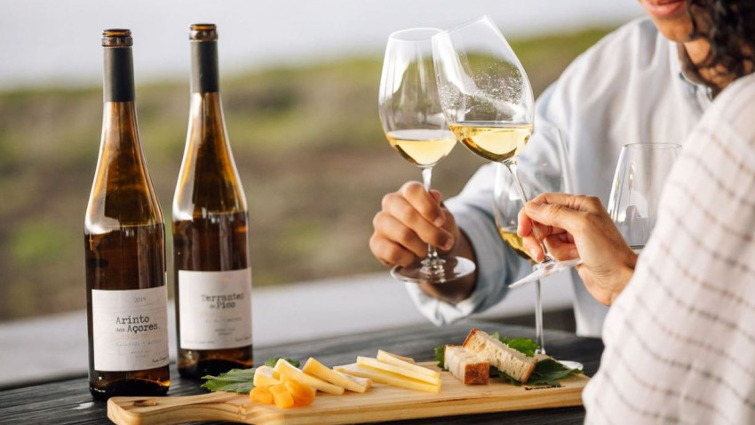 Wine Tasting: Islands – Portugal vs Spain!