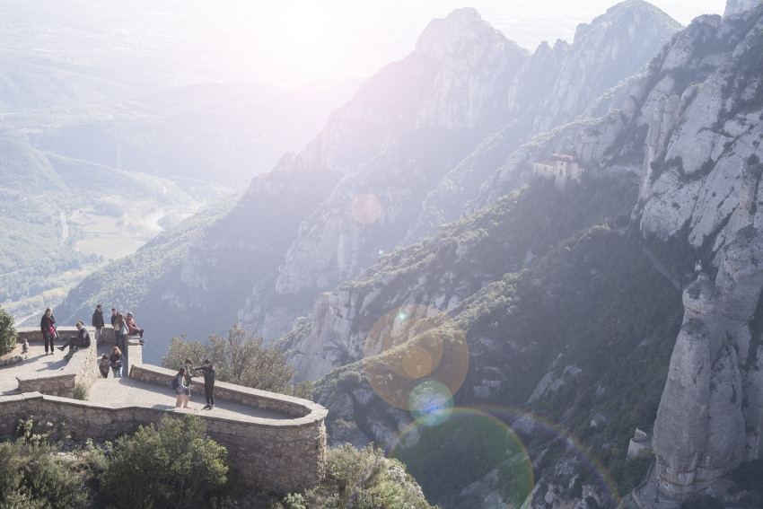 Sightseeing: Montserrat Morning Tour with Cog-Wheel Train and Priority Access to the Black Madonna