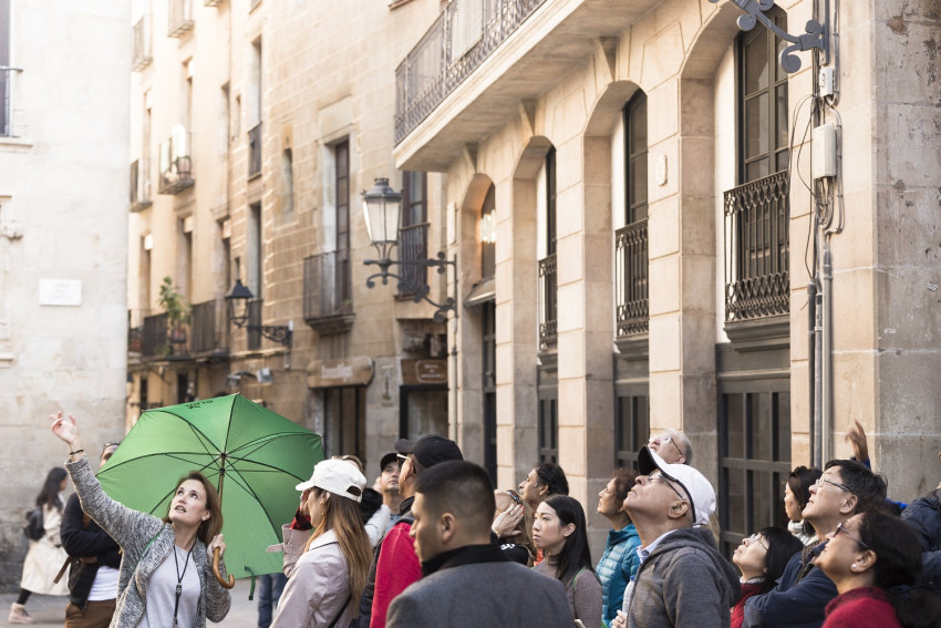 Sightseeing: Mix & Save: Barcelona Dia Inteiro: Destaques e Montserrat com Comboio de Roda Dentada