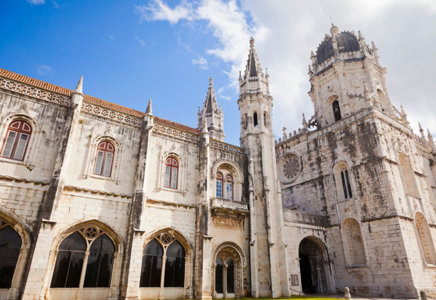 Special Offer: Spain, Mediterranean Coast & Portugal: 14-Day Guided Adventure