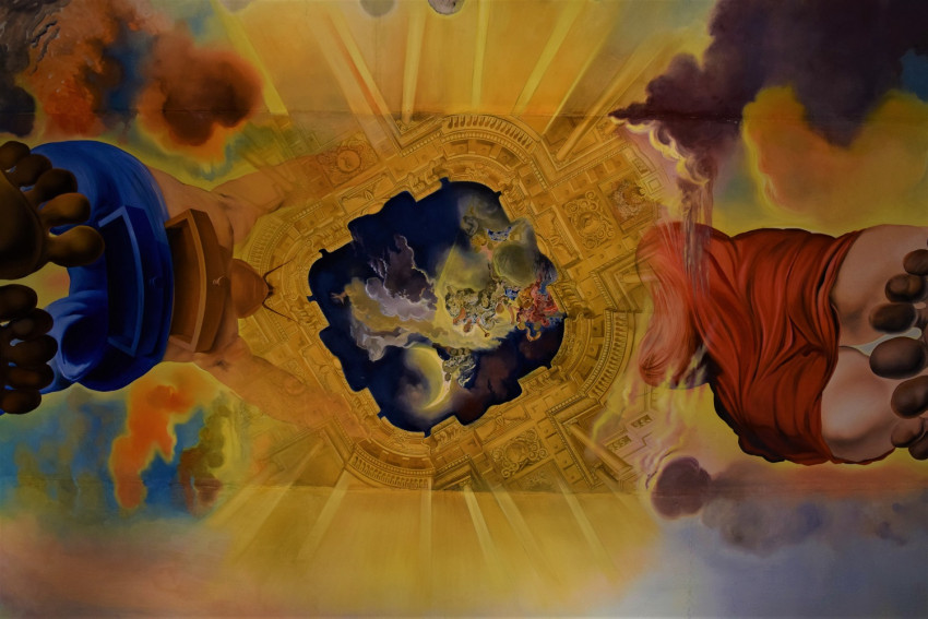 Sightseeing: Day trip to Girona, Figueres and Dali Museum from Barcelona (Ticket to Dali Museum Included)