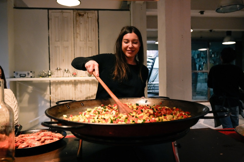 Food & Wine: Paella Cooking Class, Feel Like a Local !
