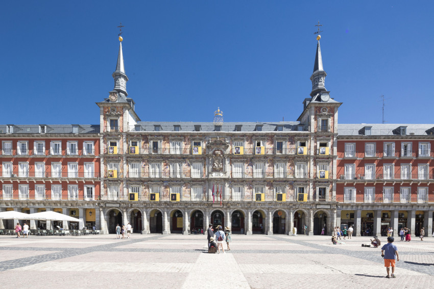 Sightseeing: Madrid Highlights: Walking Tour & Bus Tour