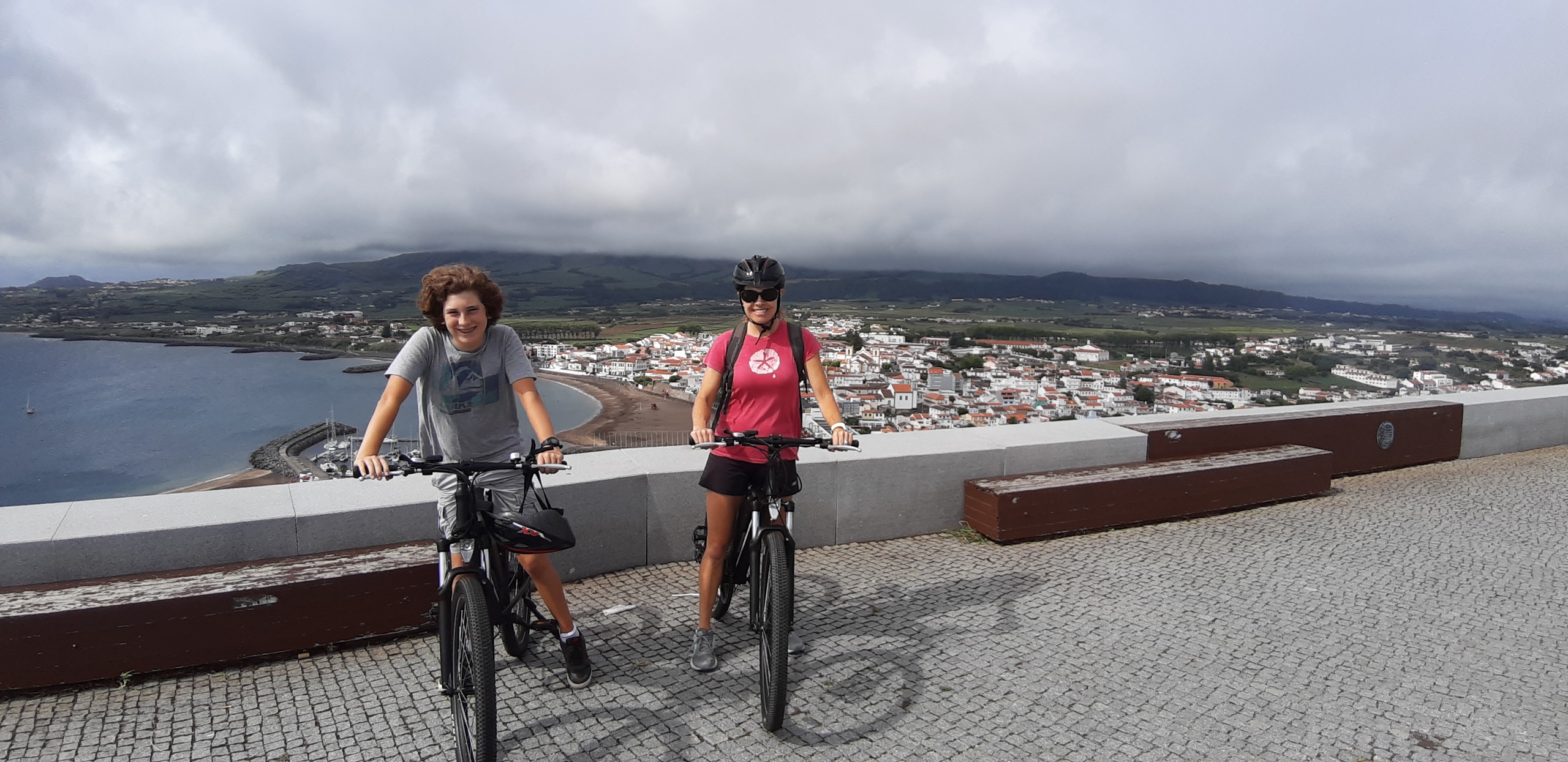 Passeio em Bicicleta Elétrica: Praia da Vitória 
