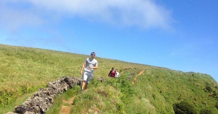 Hiking:  Rocha do Chambre