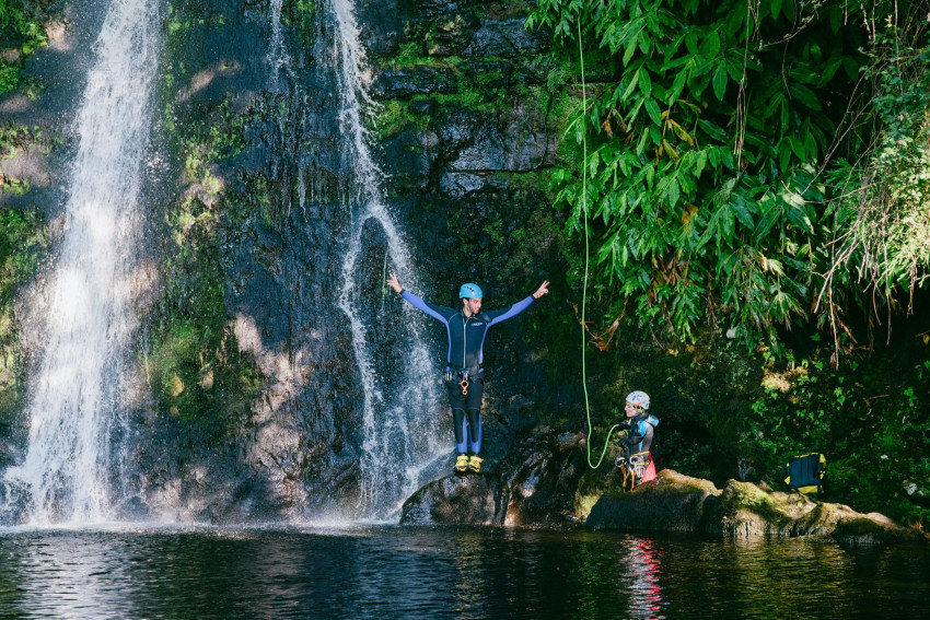 Coasteering: Coasteering