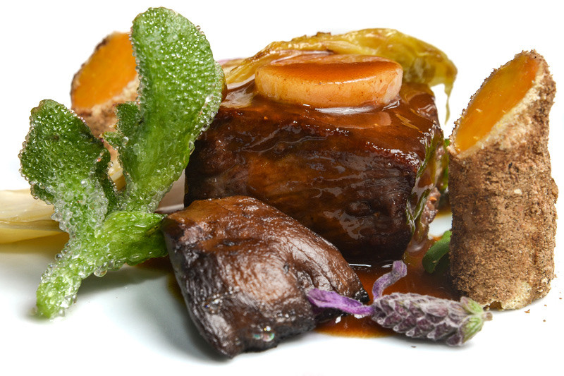 Food & Wine: An Elegant Three-Course Dining Experience with Personalized Selections