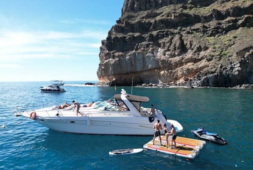 Boat Tours: 4 Hour Boat Tour with Snorkelling from Puerto Rico and Mogan