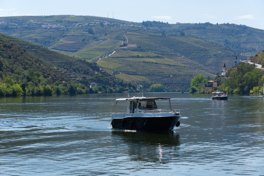 Yacht: Boat with Lunch