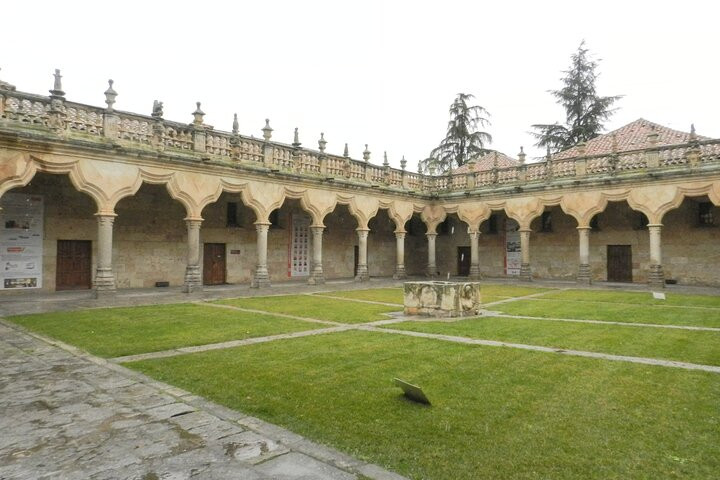 Land Tours: Salamanca & Ávila Full-Day Tour