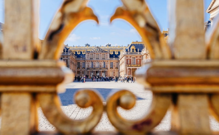Cultural Tours: Palace and Gardens of Versailles with transportation