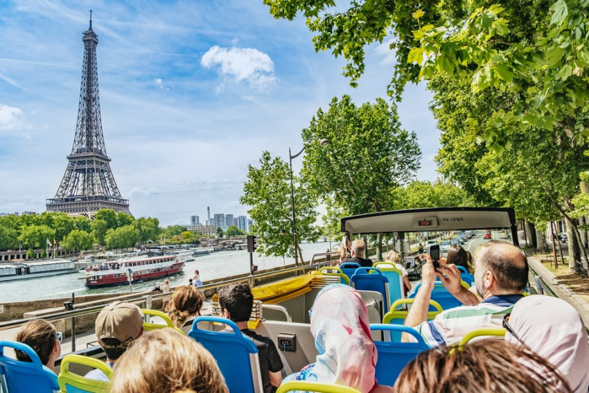 Passeios Culturais: Paris: Tour de autocarro hop-on hop-off Discovery Tour