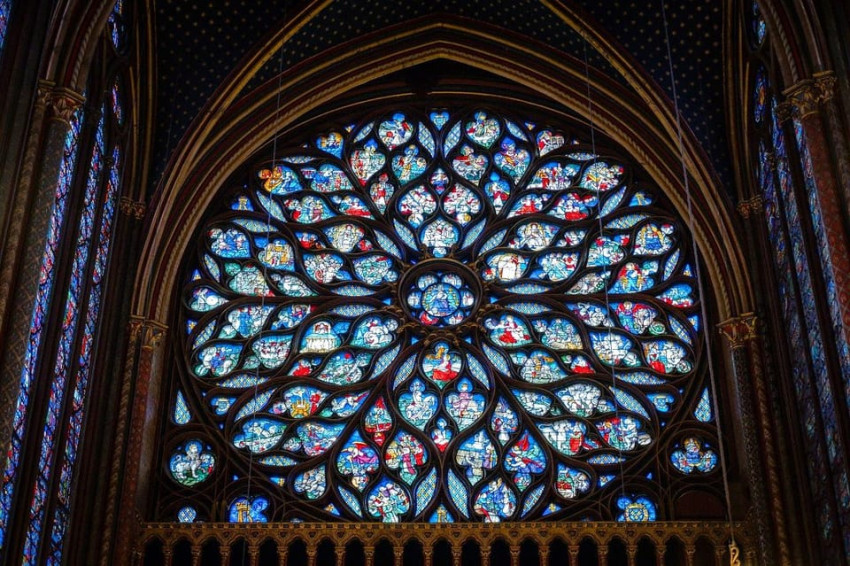 Cultural Tours:  Sainte-Chapelle, Conciergerie, Notre Dame Guided Tour
