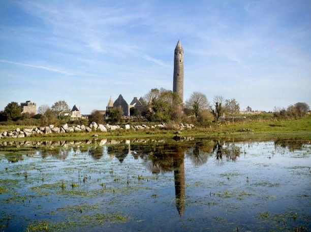 Sightseeing Tours: Cliffs Of Moher, Burren and Galway Tour