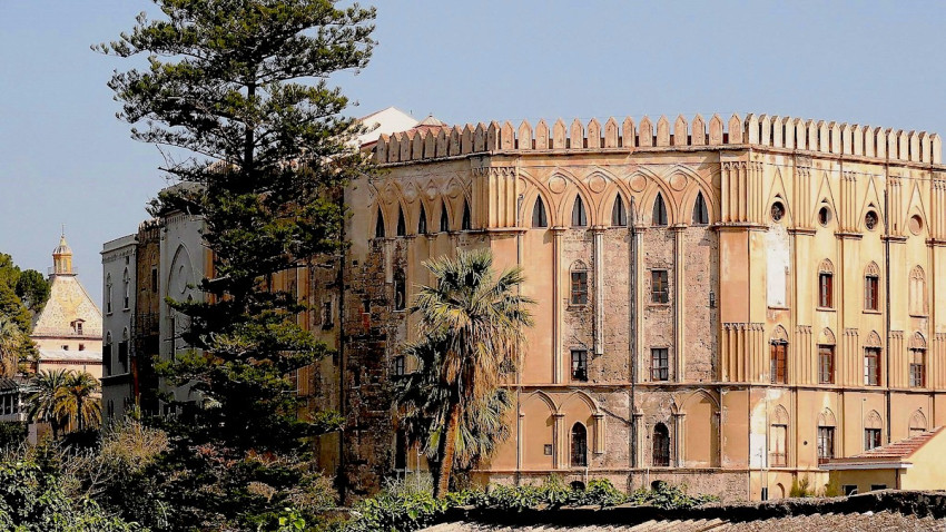 Walking Tour: Palazzo dei Normanni and Cappella Palatina - Walking Tour from Palermo