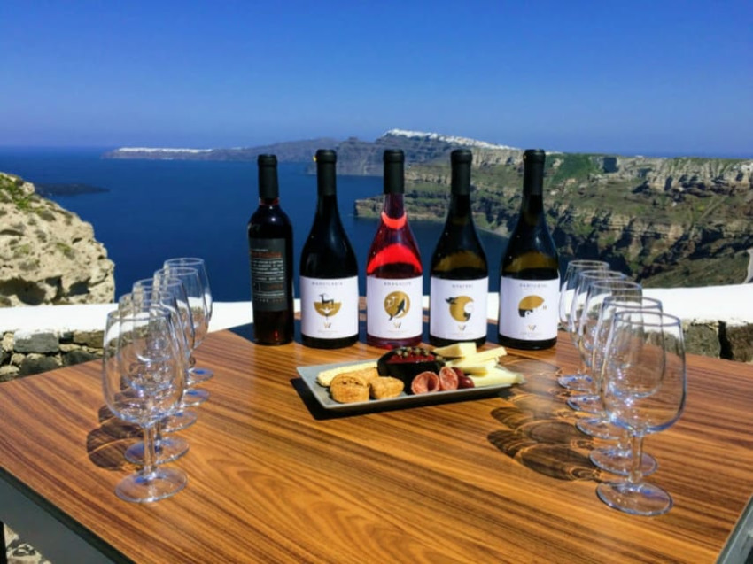 Food & Wine: Santorini: Guided Tour to 3 Wineries with Wine Tastings