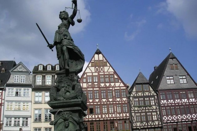 Sightseeing Tours: Frankfurt Highlights Guided Walking Tour
