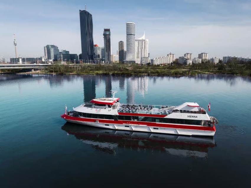 Sightseeing Tours: Vienna: 2-Hour Danube Panorama Tour